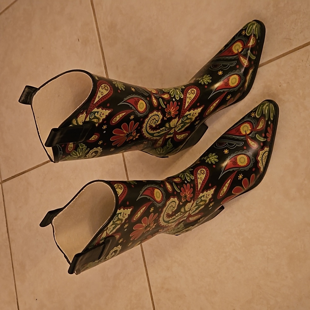 Paisley Rubber Rainboots. NEW